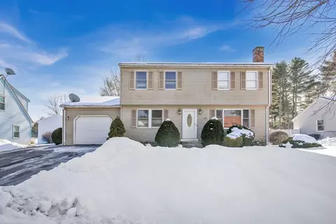 13 Greentree Cir, Springfield, MA 01108