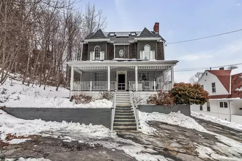 29 Houghton Ct, Leominster, MA 01453