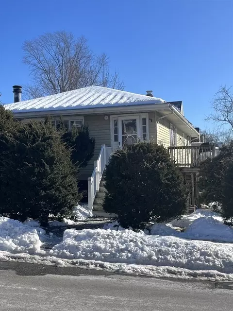 103 E Foster St, Melrose, MA 02176