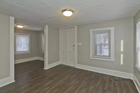 Living - 98 Ellsworth Ave, Springfield, MA 01118 photo 4 of 4