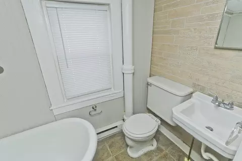 Bath - 98 Ellsworth Ave, Springfield, MA 01118 photo 2 of 2