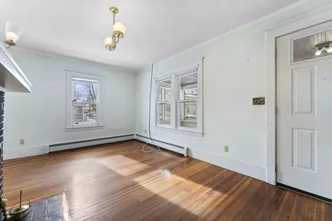65 Edgemont St, Springfield, MA 01109 photo 8