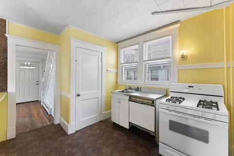 65 Edgemont St, Springfield, MA 01109 photo 18