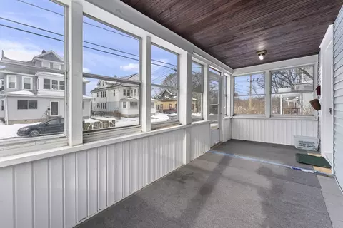 65 Edgemont St, Springfield, MA 01109 photo 5