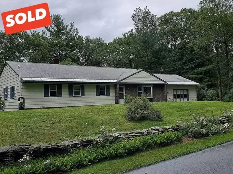572 Pierce St, Leominster, MA 01453