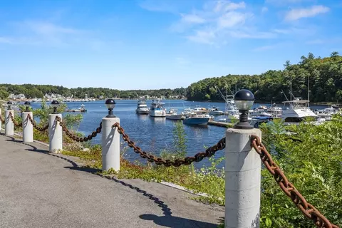 60 Merrimac St #803, Amesbury, MA 01913