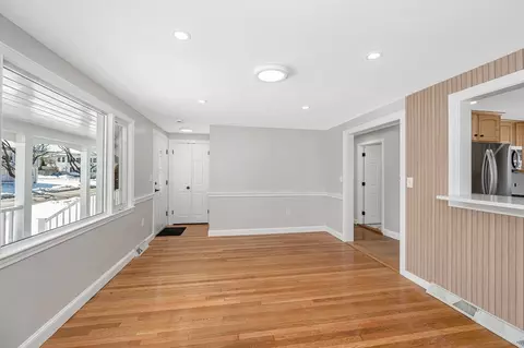 101 Everett St, Lawrence, MA 01843 photo 7