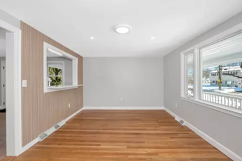 101 Everett St, Lawrence, MA 01843 photo 5
