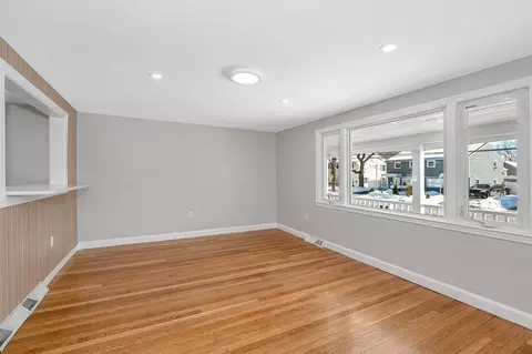 101 Everett St, Lawrence, MA 01843 photo 6