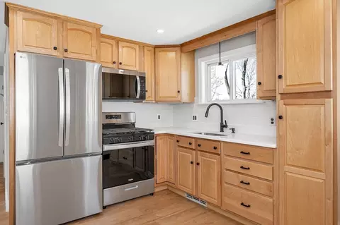 101 Everett St, Lawrence, MA 01843 photo 11