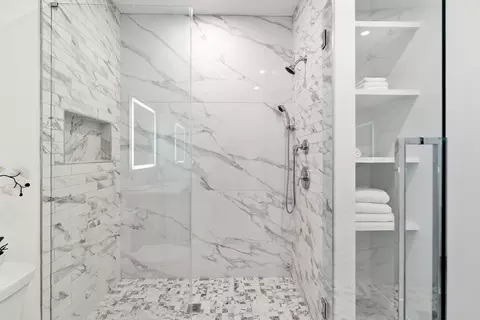 Bath - 6 B Orchard Rd #6 B, Gloucester, MA 01930 photo 1 of 1