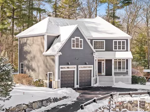 20 Oak Leaf Ln, Easton, MA 02356