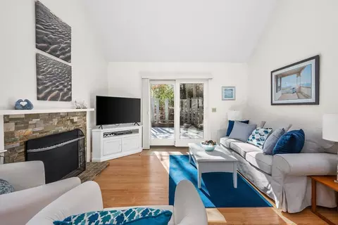 38 Knoll Ln #38, Brewster, MA 02631