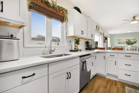 Kitchen - 178 Reney St, Fall River, MA 02723 photo 3 of 4