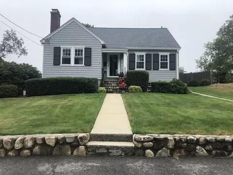 47 Harrison Ave, Wakefield, MA 01880