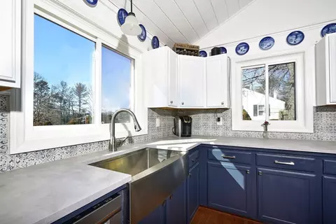 50 Oak St, Wareham, MA 02571 photo 8