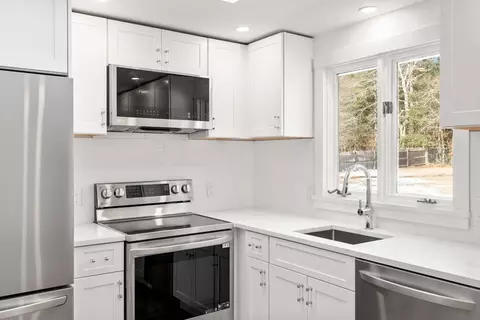 10 Dinahs Way, Wareham, MA 02571 photo 8