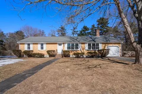 10 Dinahs Way, Wareham, MA 02571 photo 2