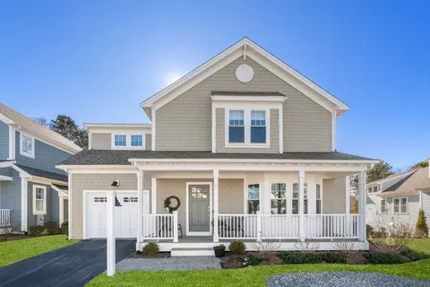 25 Rosewood Cir, Mashpee, MA 02649