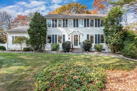 48 Skyline Dr, Franklin, MA 02038