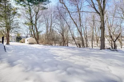 Exterior - 6 Spring Ln, Saugus, MA 01906 photo 4 of 4
