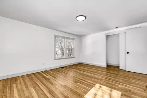 Bedroom - 6 Spring Ln, Saugus, MA 01906 photo 5 of 9
