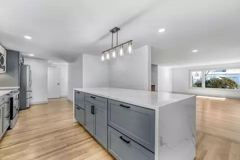 Kitchen - 6 Spring Ln, Saugus, MA 01906 photo 4 of 5