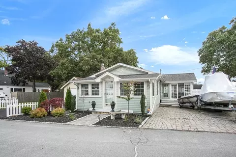 77 Circuit Ave, Wareham, MA 02571 photo 2
