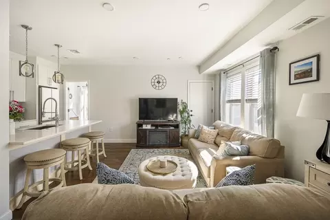 51 Havre St #2, Boston, MA 02128