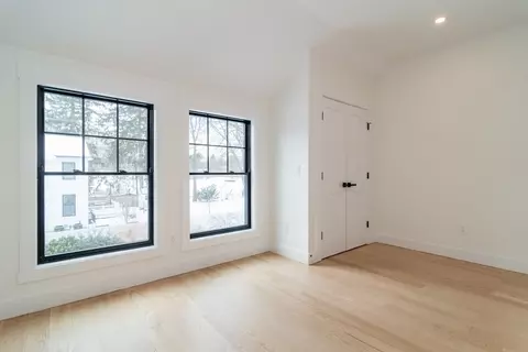 155 Cedar St, Wellesley, MA 02481 photo 17