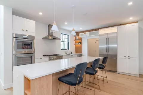 155 Cedar St, Wellesley, MA 02481 photo 6