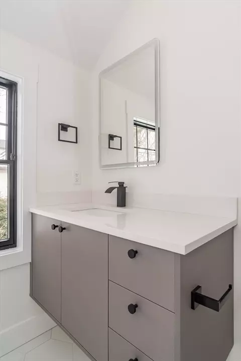 155 Cedar St, Wellesley, MA 02481 photo 18