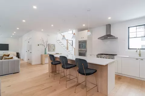 155 Cedar St, Wellesley, MA 02481 photo 5