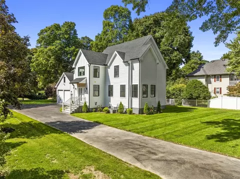 155 Cedar St, Wellesley, MA 02481