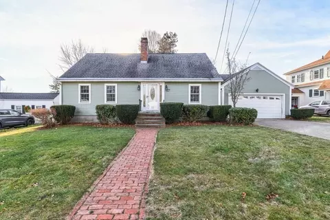 24 St James Rd, Shrewsbury, MA 01545