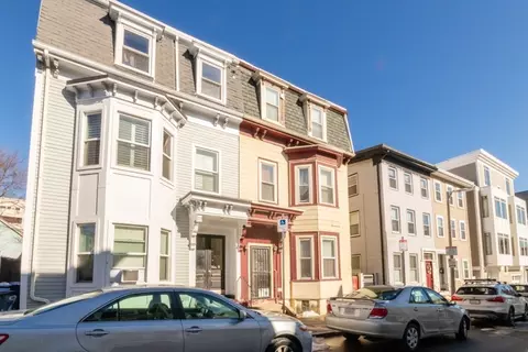 11 Vinton St, Boston, MA 02127
