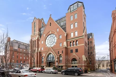 2 Clarendon St #208, Boston, MA 02116