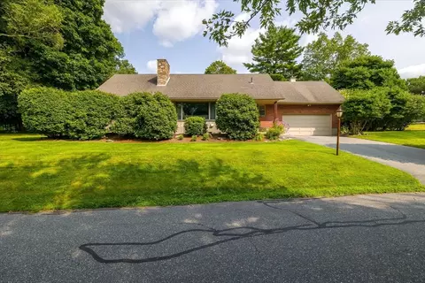 14 Monadnock Dr, Shrewsbury, MA 01545