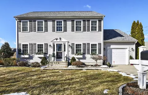 53 Pineridge St, New Bedford, MA 02740