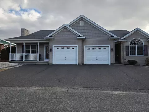 25 Fairview Village Ct #25, Chicopee, MA 01020