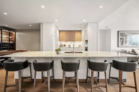 240 Devonshire St #5202, Boston, MA 02110