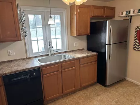 33 Brewster St, Springfield, MA 01119 photo 12