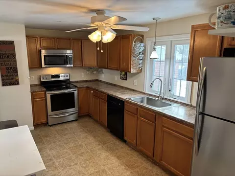 33 Brewster St, Springfield, MA 01119 photo 10