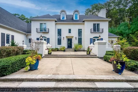 130 Centre St, Dover, MA 02030