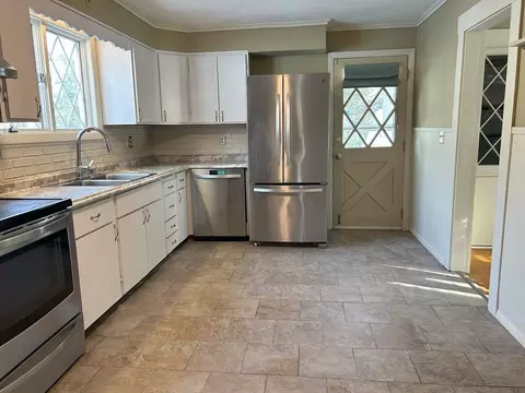 38 Sunset Rd, Gardner, MA 01440 photo 2