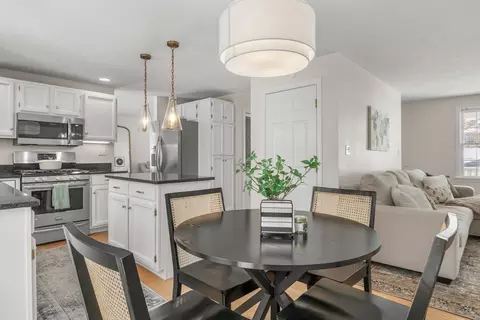 Dining - 76 Elyse Rd, Mansfield, MA 02048 photo 1 of 3