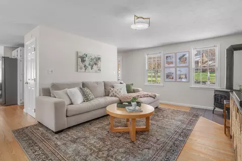 Living - 76 Elyse Rd, Mansfield, MA 02048 photo 2 of 2