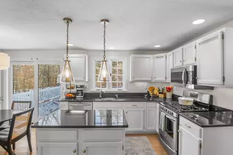 Kitchen - 76 Elyse Rd, Mansfield, MA 02048 photo 2 of 4