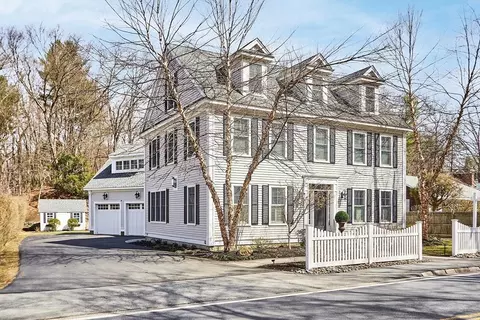 224 Old Marlboro Rd, Concord, MA 01742