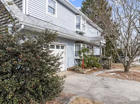 120 California St, Fall River, MA 02723 photo 2